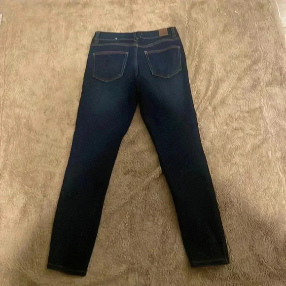 Women’s Ellen Tracy Jeans - Picture 2 of 5